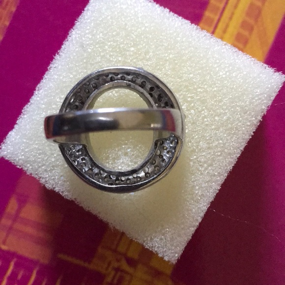 Cool silver circle ring Size 9 - Picture 4 of 5